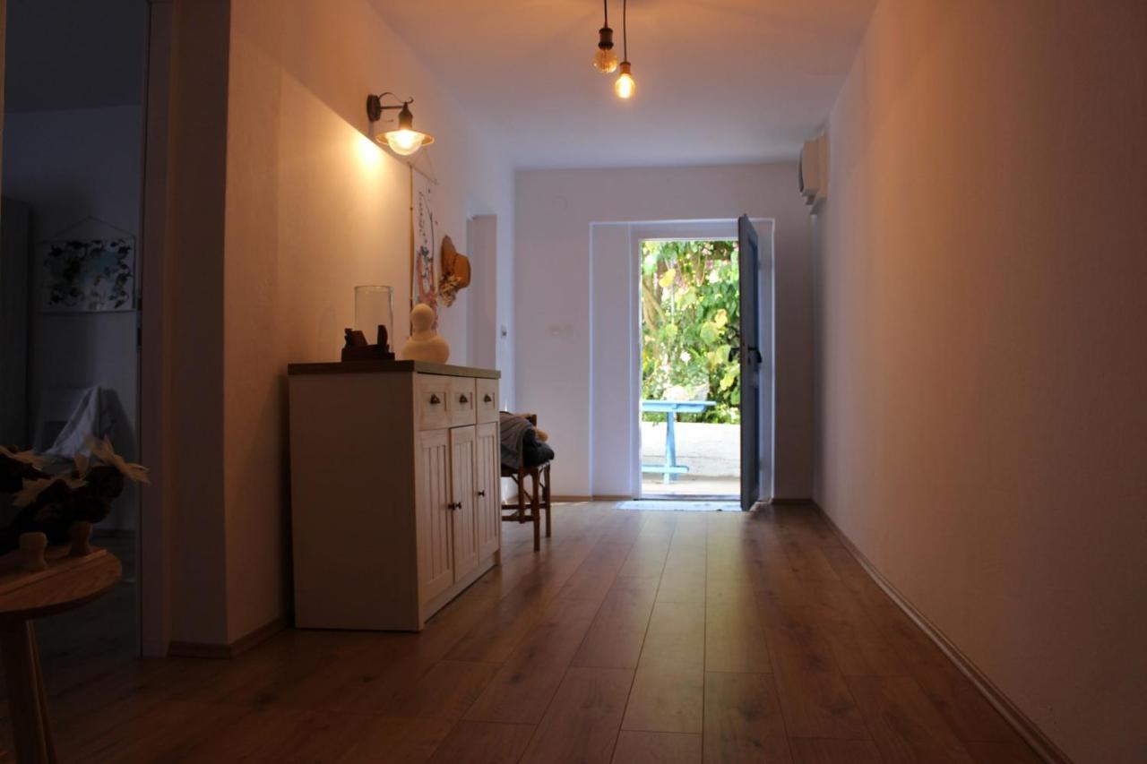 Blue Harbour No. 15 Apartment Veli Iz Ngoại thất bức ảnh